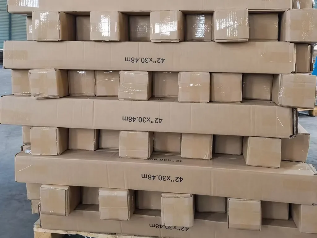 42 in x 30.48 m rolls packed in cartons on pallets